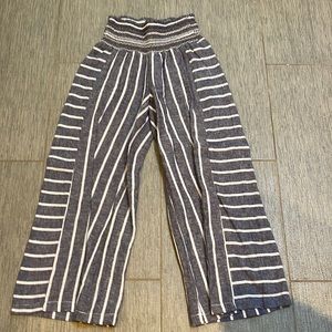 Great relaxing pants, new , worn once! Xs w/great stretch! Length 34” from top